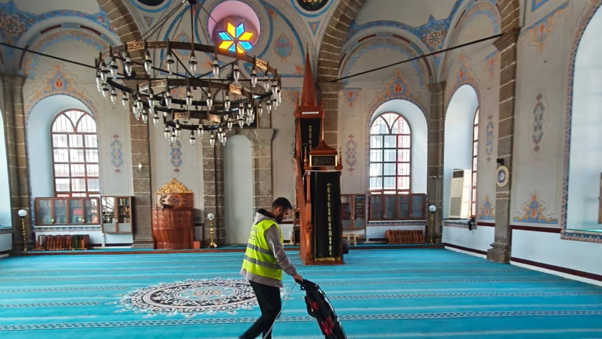 İlkadım’ın İbadethane ve Okullarına Özel Hizmet