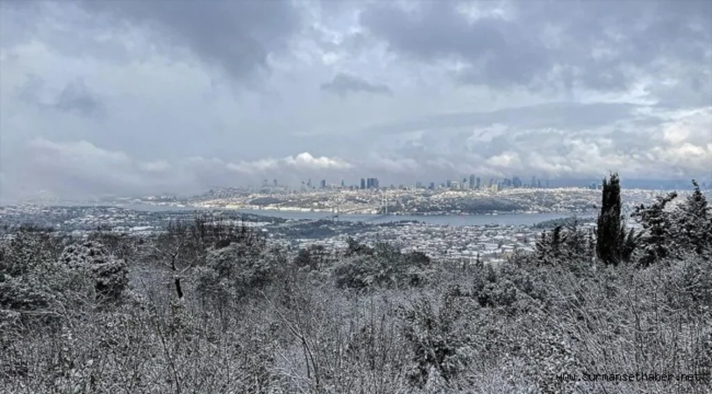 İstanbul'da kar yağışı etkili oluyor