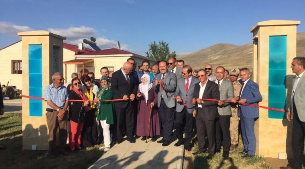 Kenan Yavuz Kültür Evi ve Etnoğrafya Müzesi’nde “Çinimaçin Çini” Sergisi