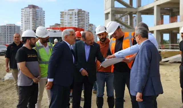 Mehmet Muş, Atakum Devlet Hastanesi’nde İncelemelerde Bulundu