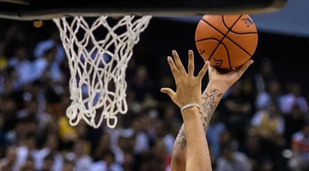NBA'de Bucks, Nets'e karşı seriyi son maça taşıdı