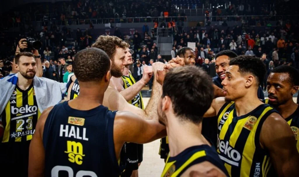 Olaylı Derbinin Galibi Fenerbahçe Beko Oldu