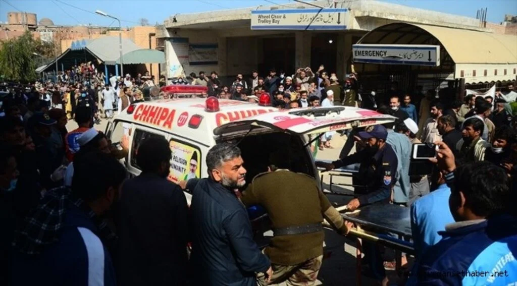 Pakistan'da Şiilere ait camiye bombalı saldırıda 45 kişi öldü