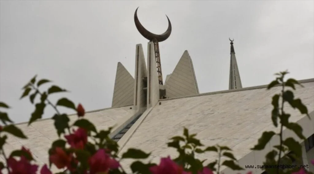 Pakistan'da Türk mimarın imzasını taşıyan eser: Faysal Camisi