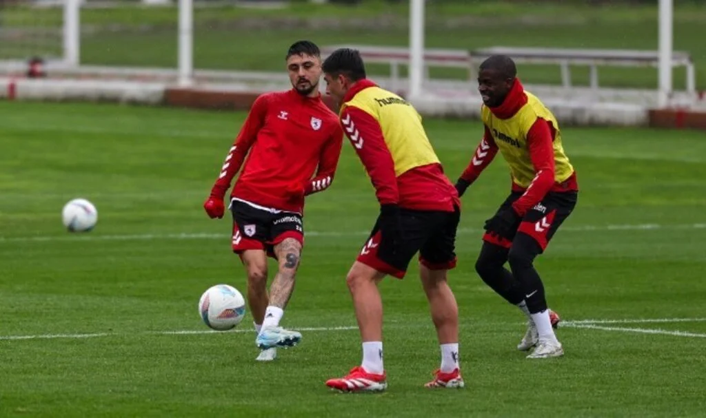 Reis Yönetiminde Samsunspor, Galatasaray Maçı Hazırlıklarını Sıkı Tutuyor