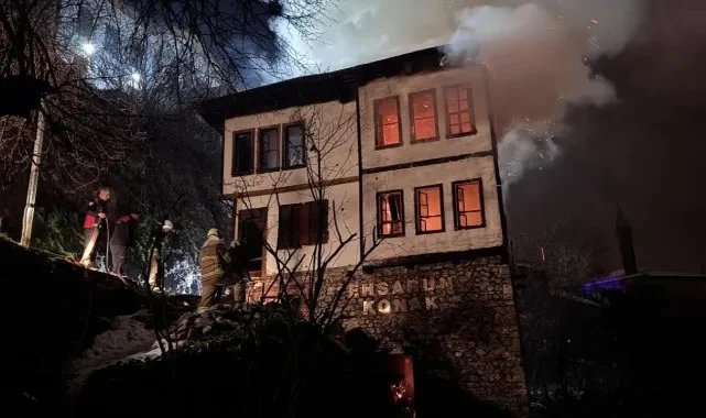 Safranbolu’da 200 yıllık tarihi konak alevlere teslim oldu