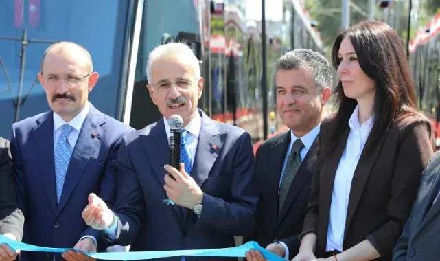Samsun’da Yeni Tramvaylar Raylarda: İlk 2 Araç Yolcu Taşımaya Başladı