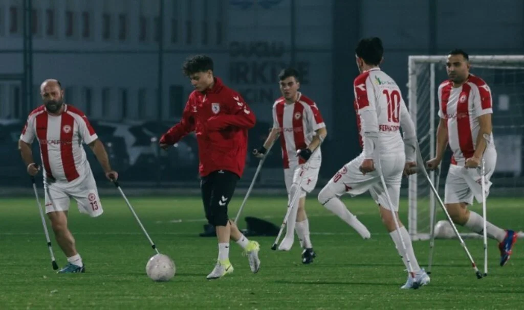 Samsunspor'dan Dünya Engelliler Haftası'na Anlamlı Mesaj: "Futbol Birlikte Güzel"