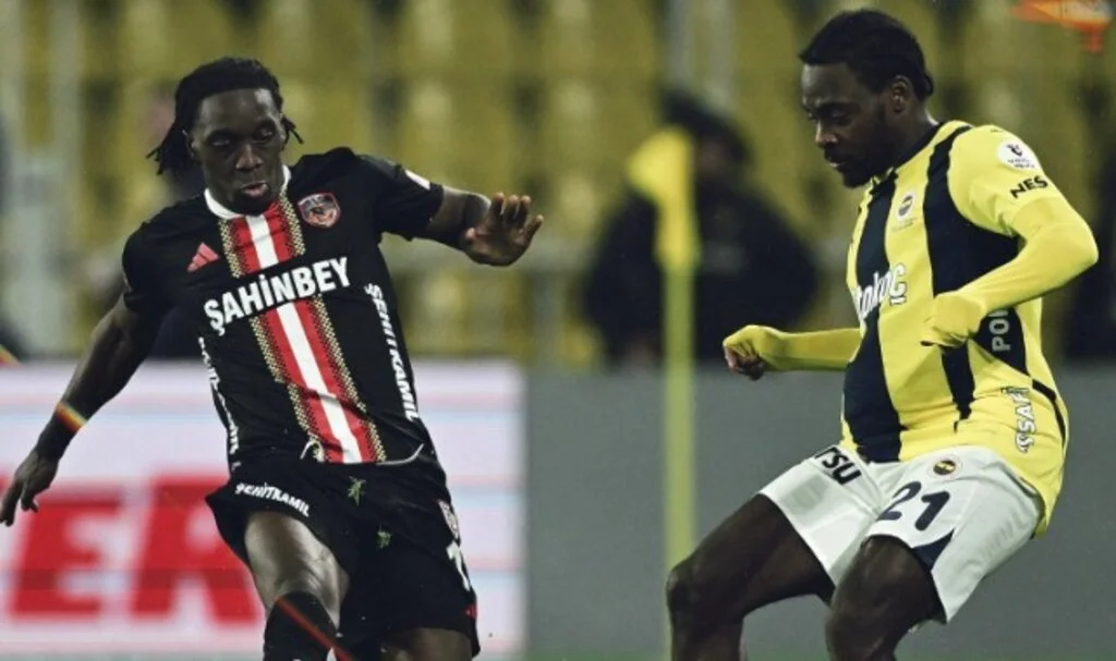 Süper Lig'de Fenerbahçe Rüzgarı: Beşinci Galibiyet