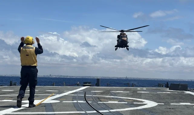 Türk Helikopterlerinden Hint Okyanusu’nda Gemilere İniş-Kalkış Eğitimi