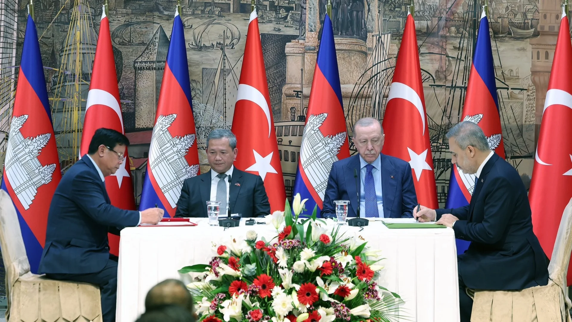 Türkiye ile Kamboçya Arasında Askeri Çerçeve Anlaşması İmzalandı