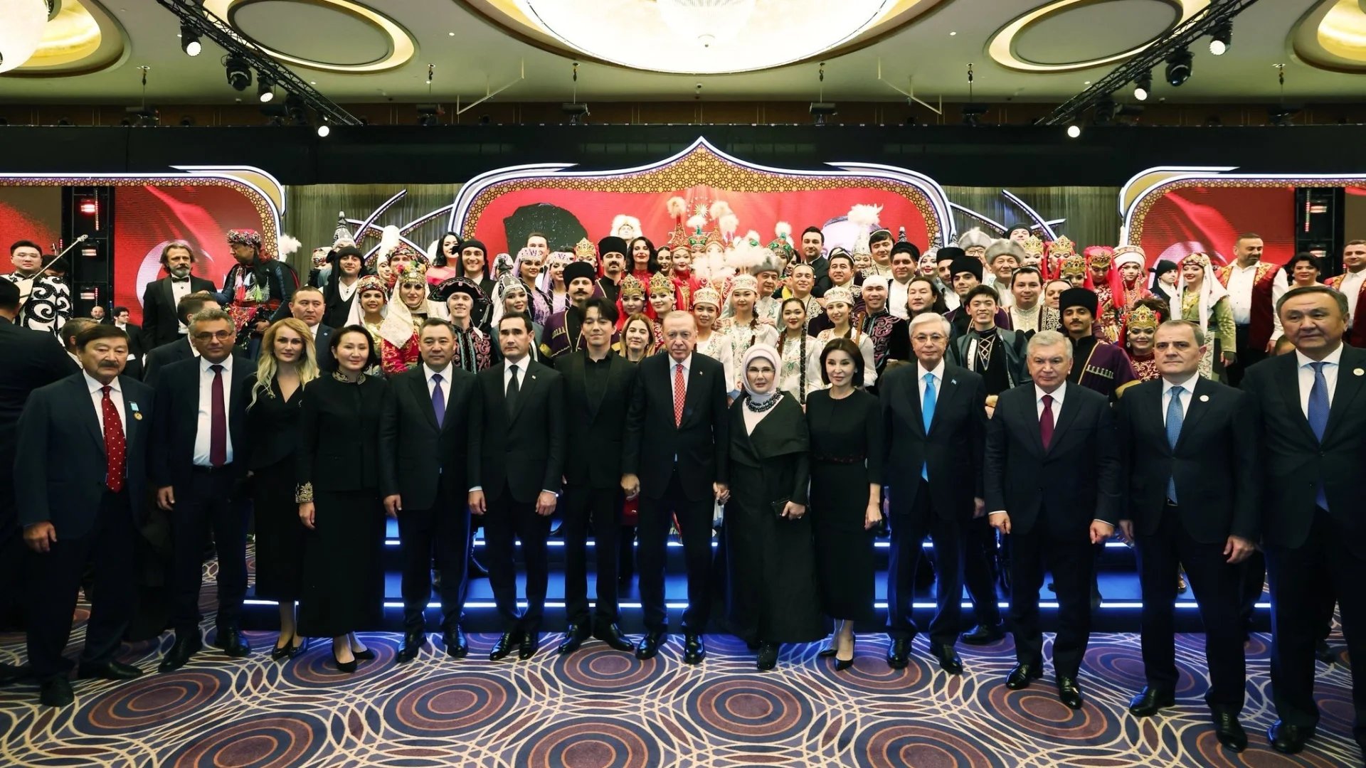 Emine Erdoğan’dan TDT Liderleriyle Resmi Akşam Yemeğine İlişkin Paylaşım